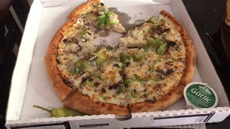 Papa John S New Philly Cheesesteak Pizza Review Youtube