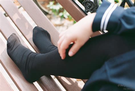 무료 이미지 겨울 소녀 여자 화이트 피트 귀엽다 필름 다리 초상화 손가락 청소년 발 좌석 니콘 검은