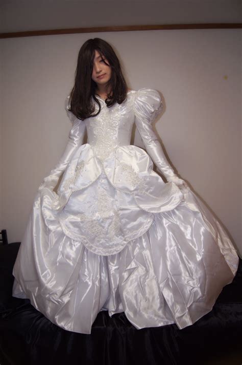 ボード「wedding dresses」のピン