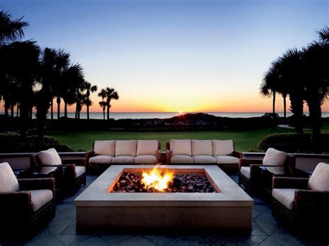 Resorts With The Sexiest Fire Pits Backyard Fire Fire Pit Backyard