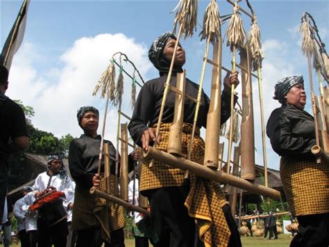 Indonesia S Tourism Angklung Indonesia S Traditional