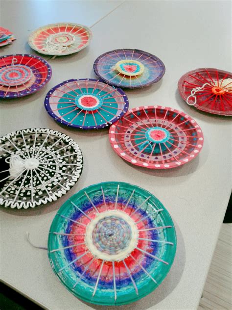 faithful attempt painted paper plate yarn weaving
