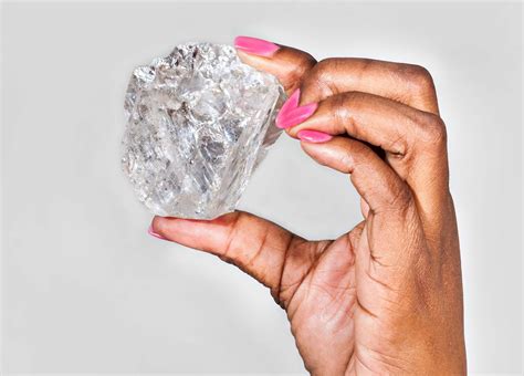 biggest diamond     century sold  malaysian reserve