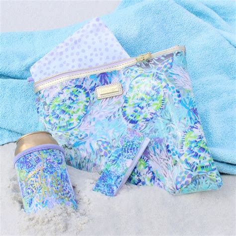 Lilly Pulitzer Accessories Lilly Pulitzer Beach Day Pouch Poshmark