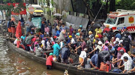 Kerala Counts Its Losses 800 000 Displaced At Least 239 Dead In