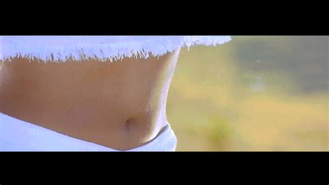 trisha krishnan hot sexy images best navel cleavage showing photos