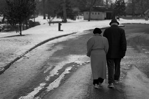 One Love ~ Couple Married 72 Years Dies Holding Hands