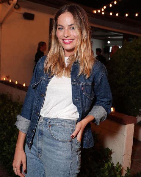 Pin By Kay On Margot Robbie In 2020 Denim Jacket Outfit