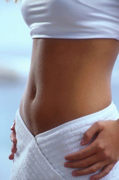 how to flatten the bottom of your stomach woman