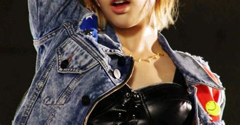 Taeyeon Japan Tour Messy Hair Sexy As Hell Imgur