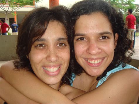 Abraço Apertado Camila E Carla Turmad Flickr