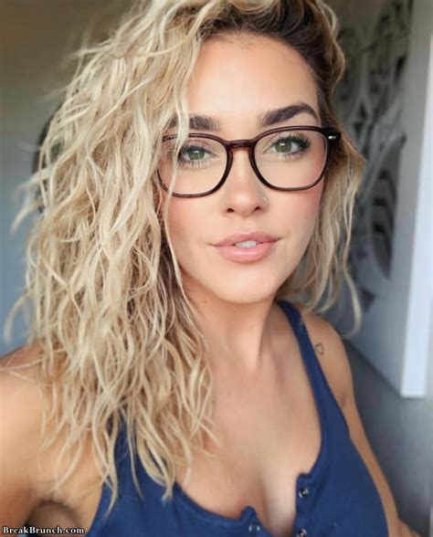 girls with glasses are too damn sexy 22 pics breakbrunch