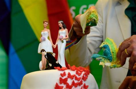 perth couple to become the first to file for same sex divorce in australia