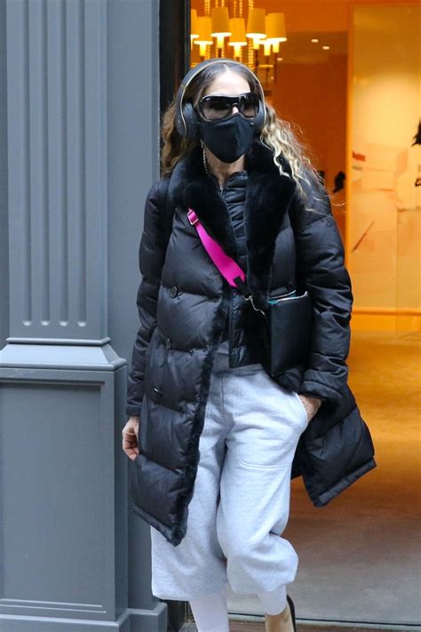 only sarah jessica parker could start off 2021 in a puffer