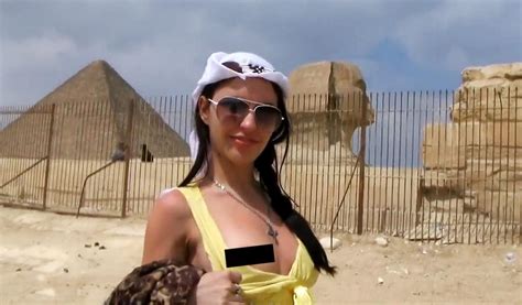 tourists film porn at pyramids of giza enraging officials