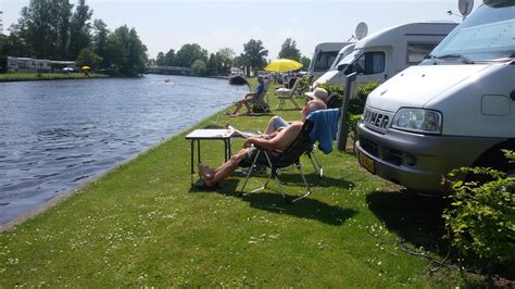 camperpark kuikhorne camperplaatsen aan het water  friesland camperplaats vakanties reizen