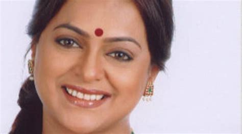 Marathi Actress Ashwini Ekbote Dies On Stage While Performing Tributes
