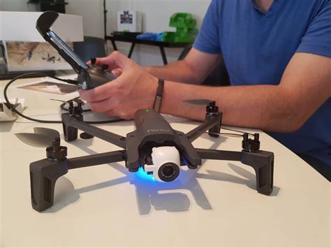 anafi mavic poweregg quel drone pliable pour lete sciences  avenir