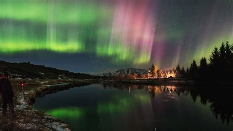 video les aurores boreales une tempete de couleurs dans le ciel islandais
