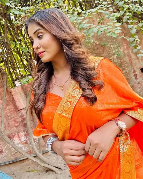 photo gallery bhojpuri actress zoya khan showed her bold looks on