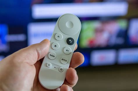 chromecast  google tv review  battle   living room   beginner tech