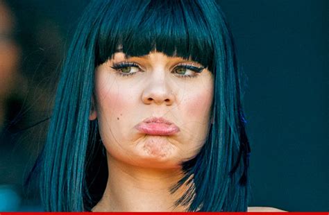 jessie j accused of jacking domino from a man