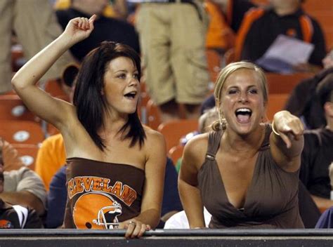 10 jaw dropping reasons that the browns have the hottest nfl fans