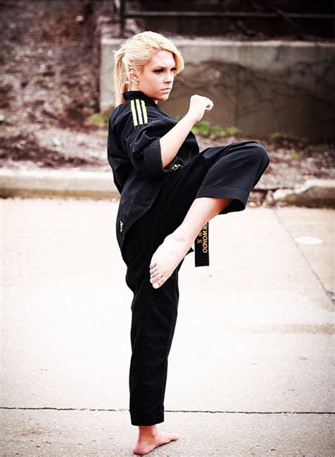 pin by ana carolina on artes marciais female martial artists martial arts women karate girl