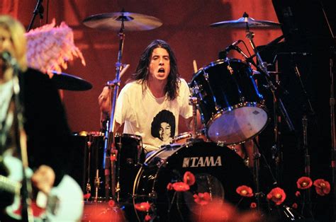 dave grohl  nirvana show video   drummer play   gig   iconic band