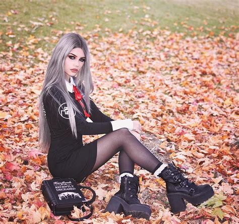 outfits otoño gothic outfits dark beauty gothic beauty dark fashion