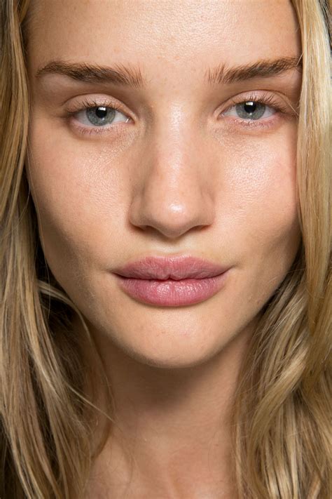 15 Pictures Of Rosie Huntington Whiteley Without Makeup