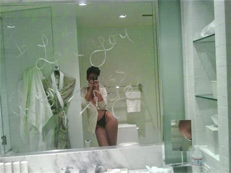 naked rihanna in icloud leak scandal