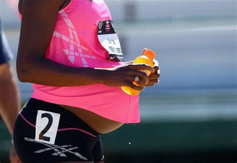 This 8 Months Pregnant Woman Runs Faster Than You