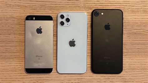 5 4 Inch Iphone 12 Model Size Compared To Original Iphone Se And Iphone