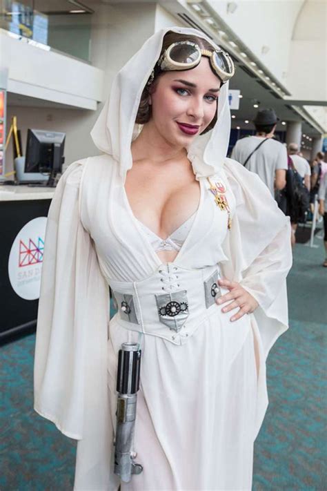 the hottest cosplay models from the 2016 san diego comic con page 8 of 9 sharejunkies your