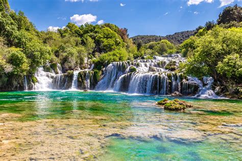 les cascades du parc national de plitvice en croatie croatia itinerary croatia travel europe
