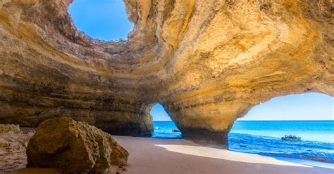 portugals prettiest beaches  giving   major case  wanderlust paysages du monde