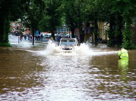 midsummer  beat  floods
