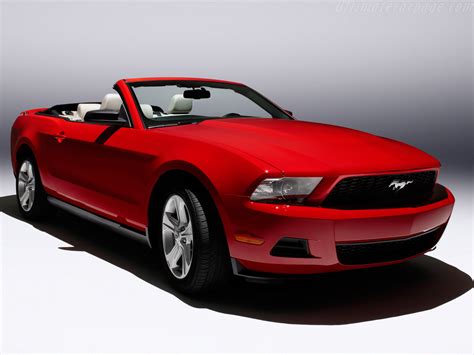 ford mustang gt convertible high resolution image