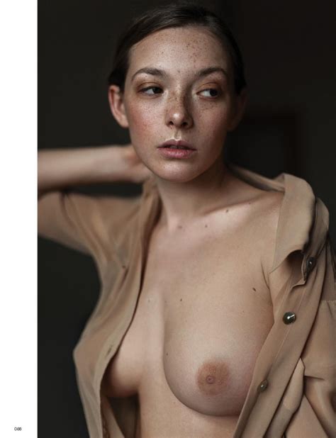 de nouvelles photos de olga kobzar nue et seins nus whassup