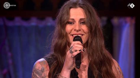 floor jansen maakt diepe indruk  beste zangers  veronica superguide