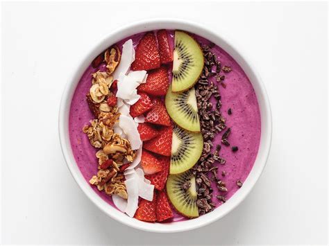 How To Make The Most Instagrammable Smoothie Bowl Self