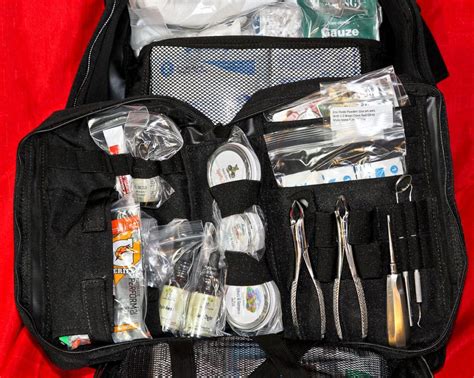 building   comprehensive emergency survival medical kit survivalist preps