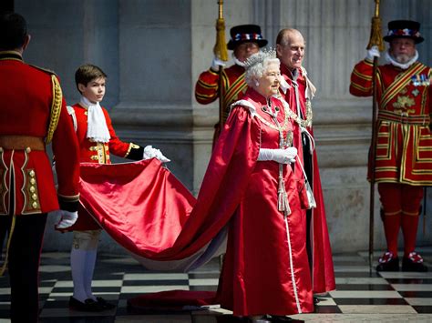 queen elizabeth ii becomes longest reigning monarch in