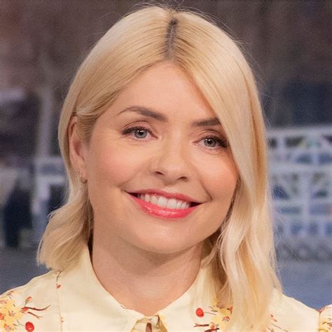 Holly Willoughbys Celebrity Juice Outfit Just Screams Meghan Markle
