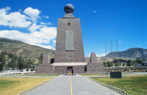 monument   equator ecuador pictures ecuador  global geography