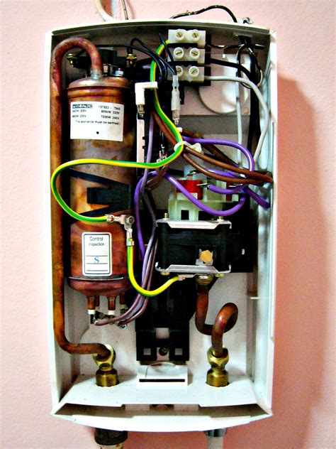 tankless hot water heater work gas electric point