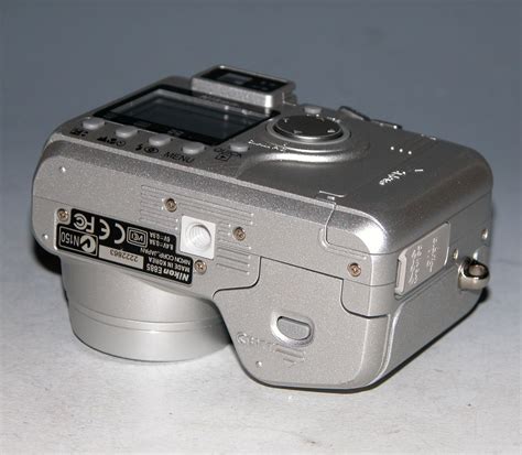 Nikon Coolpix 885 3 2mp Digital Camera Silver 2863