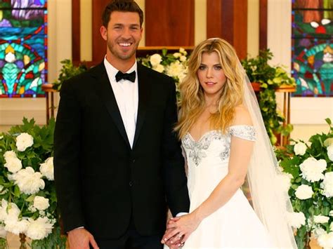 country singer kimberly perry weds in tenn