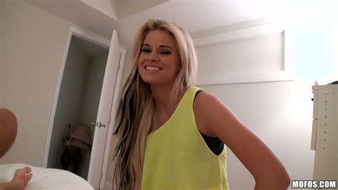 outaregously beautiful blonde jessa rhodes gives amazing blowjob on pov vid video